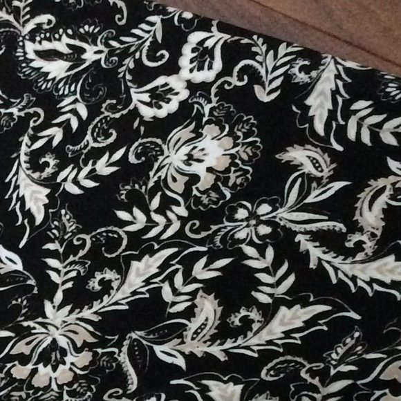 WHBM Cream, Black, & White Sleeveless Print Tunic - Picture 4 of 5